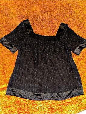 Guess Polka Dot Short Sleeve Blouse in Black Size Medium